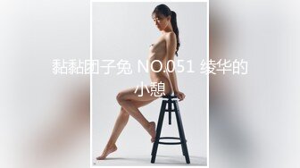 清纯反差小萝莉『zoey』跟主人偷偷在停车场做爱，不敢叫大声，小狗被后入，小狗的屁屁都是主人的巴掌印 (1)