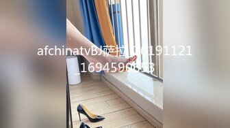 [MP4/ 661M] 大二学舞蹈贫乳颜值美女诱惑啪啪，性感牛仔短裤对着镜头摆弄，足交特写插嘴穿上黑丝