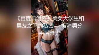 偷窥家庭摄像头，美艳妻子和老公躺客厅玩鸡巴，仔细揉摸龟头，手撸龟棒，等硬起来了竟然玩手机去啦，哎呦！