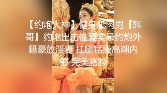 优雅气质尤物御姐女神✿开档牛仔裤特别戳中XP，翘起蜜桃小屁股后入小穴，风情万种的优雅女神 端庄的外表淫荡内心