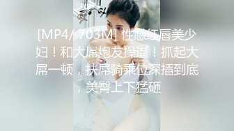 婴儿肥制服学妹的精彩大秀直播诱惑狼友，全程露脸无毛白虎逼，听狼友指挥道具蹂躏骚穴