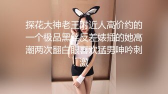 顶级G奶刚播甜美小姐姐浴室洗澡湿身诱惑，坐在马桶上揉捏奶子，极品大奶很想捏一把，张开双腿无毛粉穴