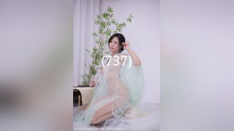 STP16503 前凸后翘的丰满少妇外围工作者，挣钱不容易，两位花臂猛男兄弟轮番搞她，丰满少妇有几天没做了，白浆溢出